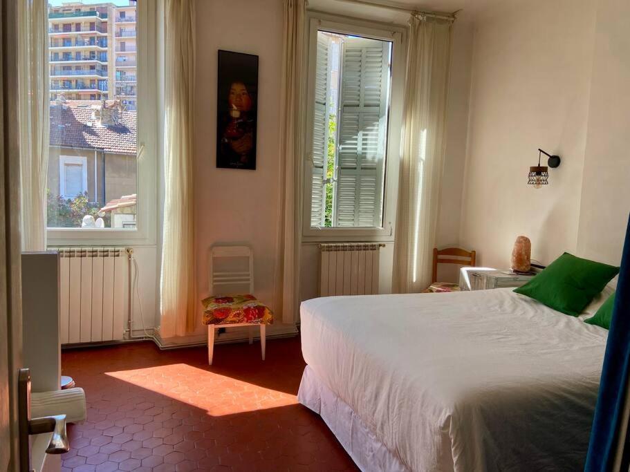 Logis Confortable - Accueillant Marseille Eksteriør billede